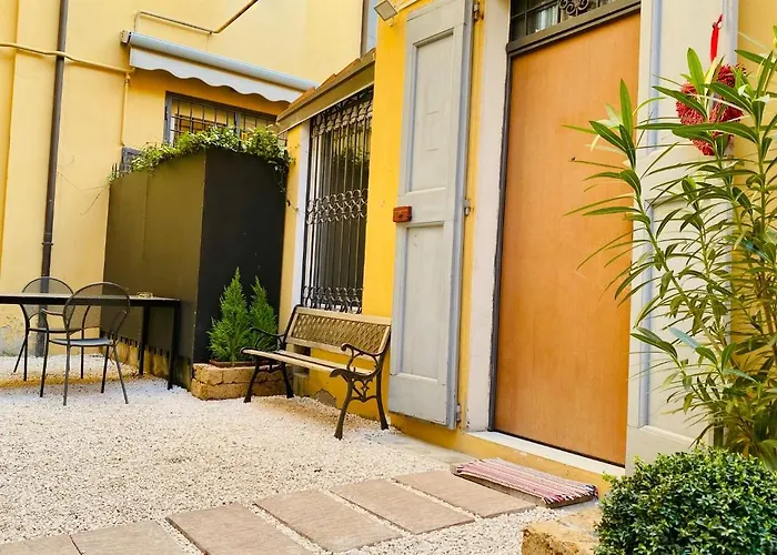 Gamberini House - Private Garden * Bologna